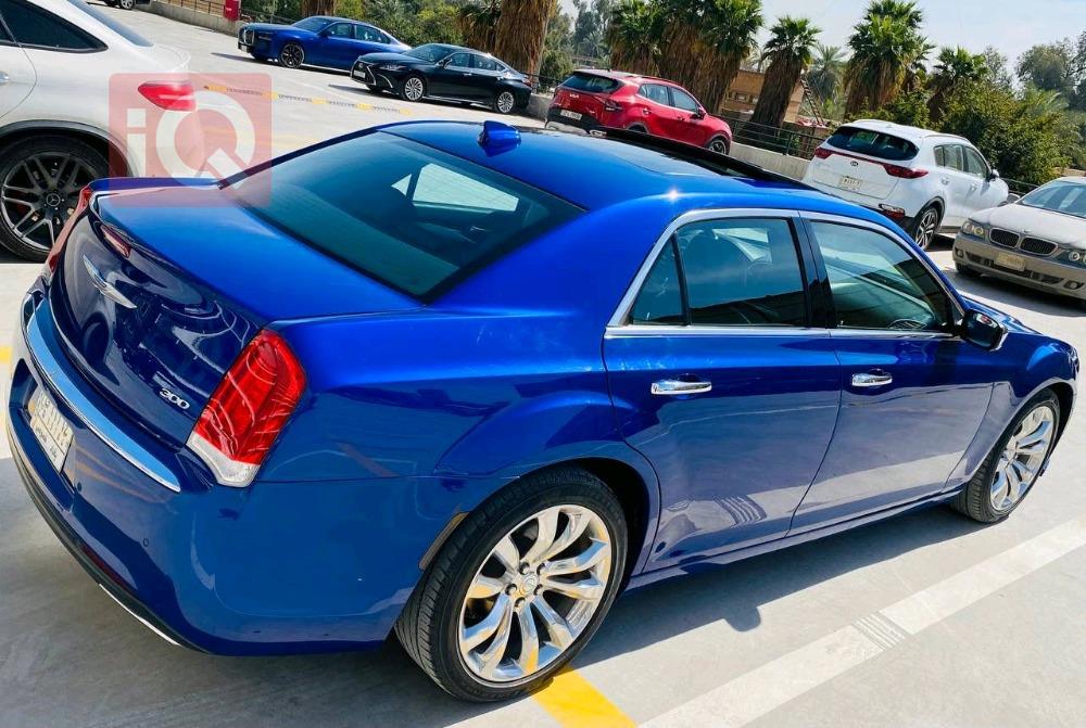 کرایسلەر 300